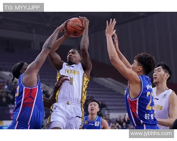 佛山农商银行迎战辽宁队全力争胜展现篮球魅力与团队精神 佛山农商银行迎战辽宁队全力争胜展现篮球魅力与团队精神